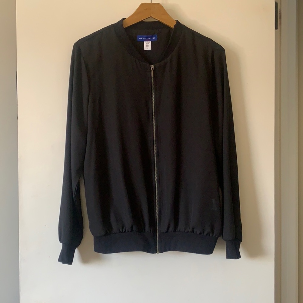 Chiffon fabric jacket, size medium.